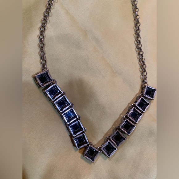 Lot of 4 Preowned ((1)Banana Republic & (3)J. Crew) Necklaces - Picture 10 of 16